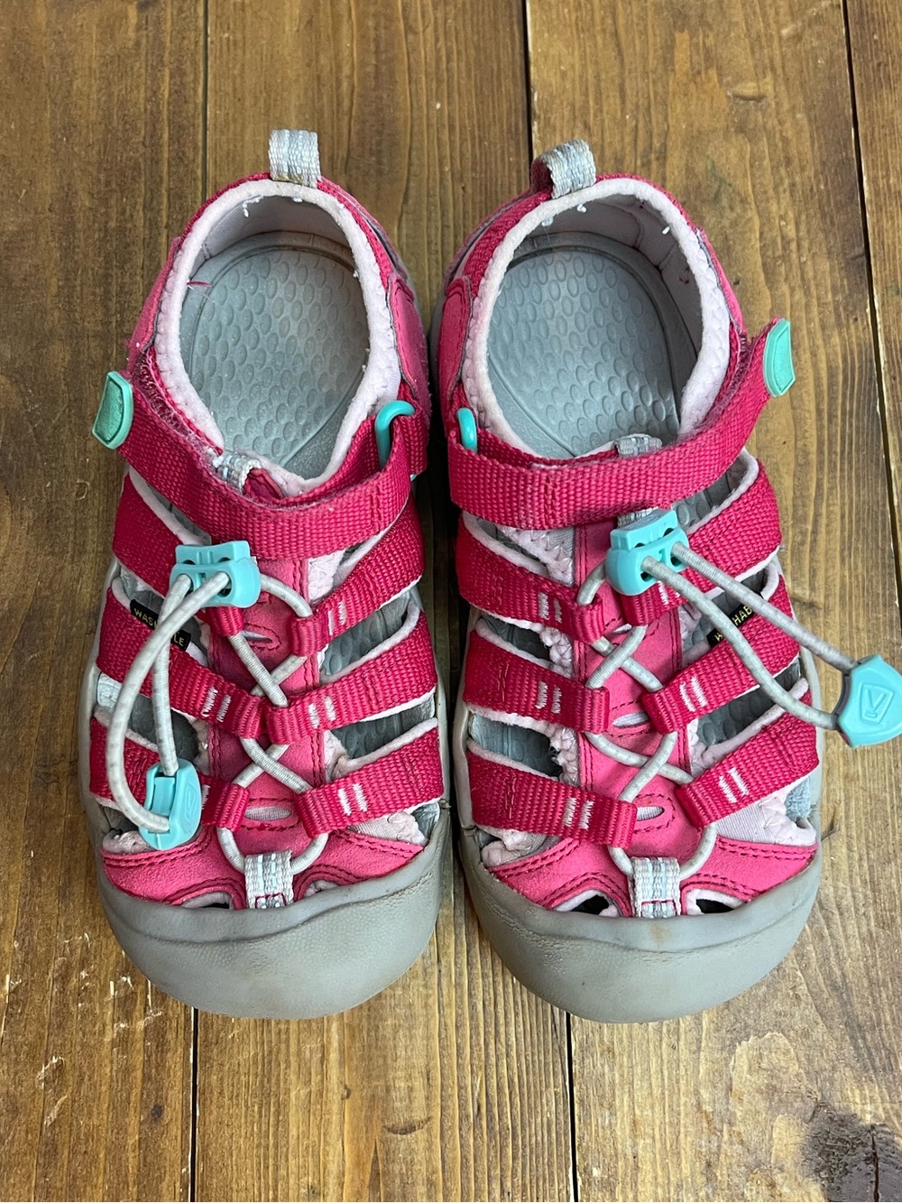 Keen little girl size 12 pink Newport hiking sandals